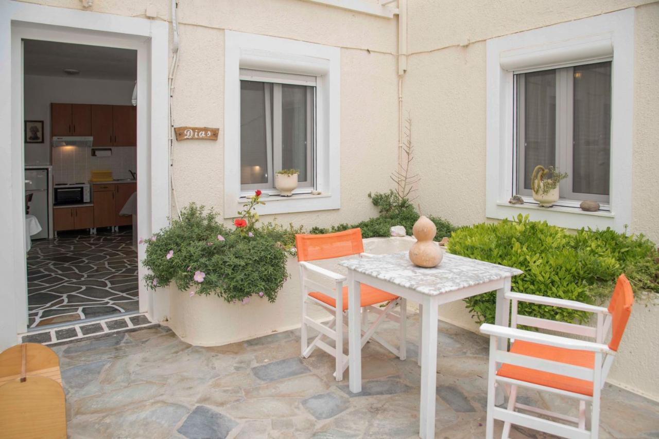 Papafragas Studios Pachaina Extérieur photo