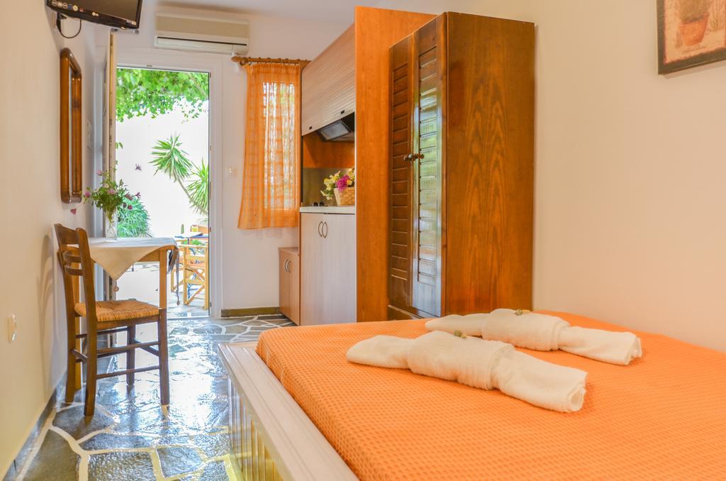 Papafragas Studios Pachaina Chambre photo